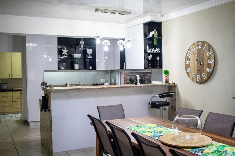 7 Bedroom Property for Sale in Aston Bay Eastern Cape